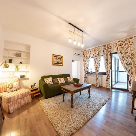 Theatre Rooftop Apartment With Patio Βουκουρέστι Εξωτερικό φωτογραφία