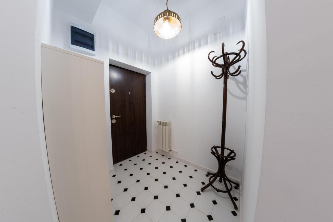 Theatre Rooftop Apartment With Patio Βουκουρέστι Εξωτερικό φωτογραφία